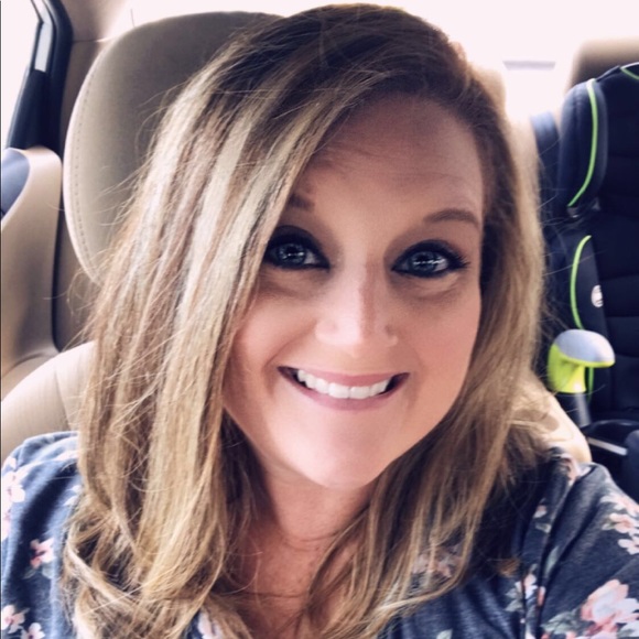 Meet your Posher, Amelia - Picture 1 of 1